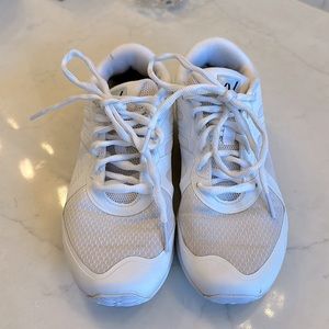 Varsity Rise Cheer shoes-Size 5.5 (big kid)